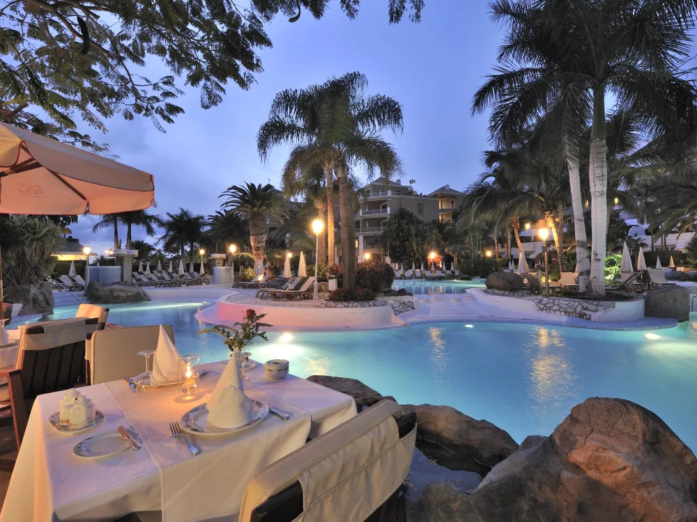 Poolen på Hotell Jardines de Nivaria, Playa de Fanabe Teneriffa