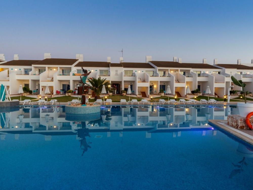 Pool på Hotell Casas Del Lago & Beach Club, Cala'n Bosch Menorca