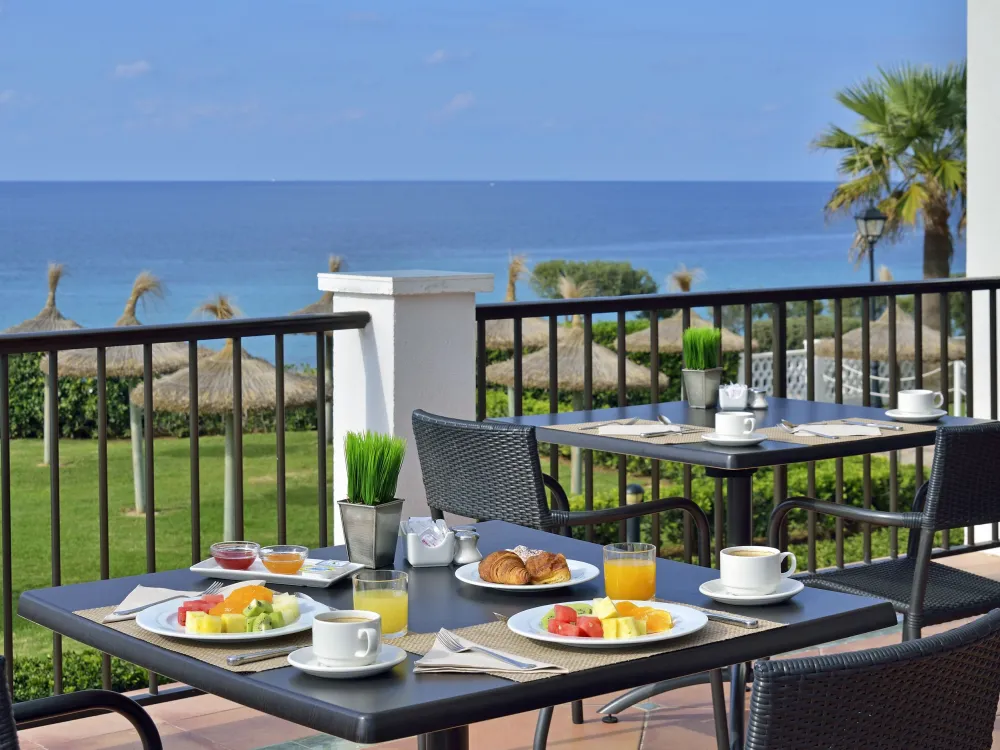Havsutsikt på Hotell Sol Beach House, Santo Tomas Menorca