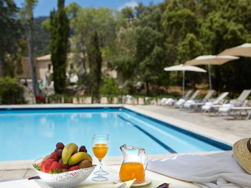 Pool på L´Hermitage Hotel & Spa, Orient Mallorca