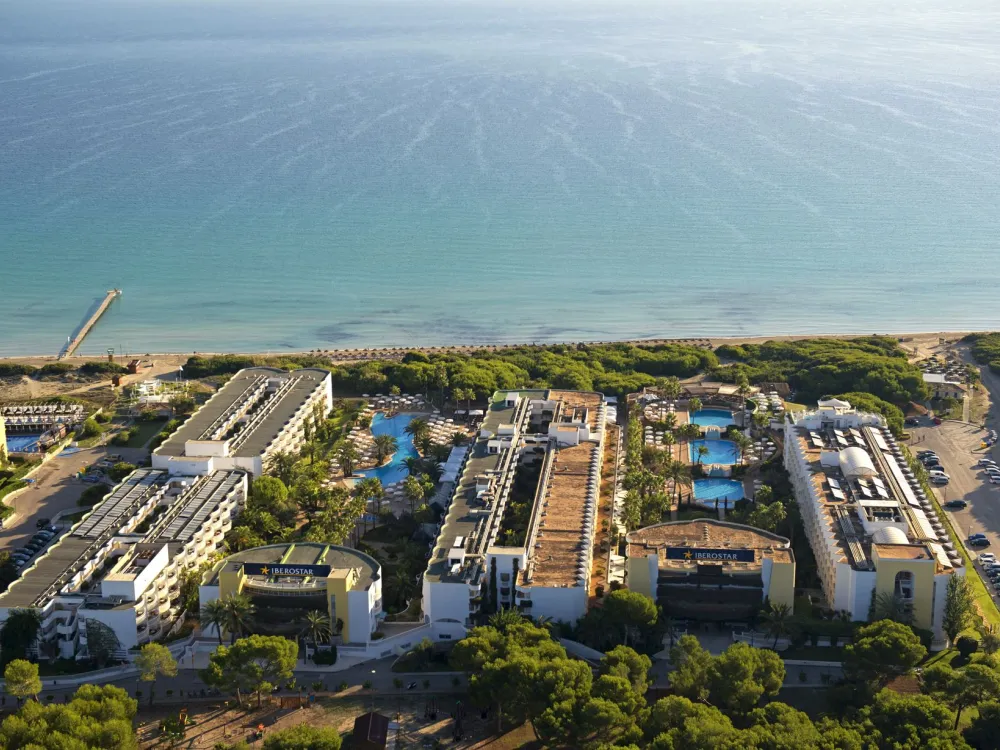 Iberostar Albufera Playa: Direkt strandläge i Alcudia – Halvpension ingår!