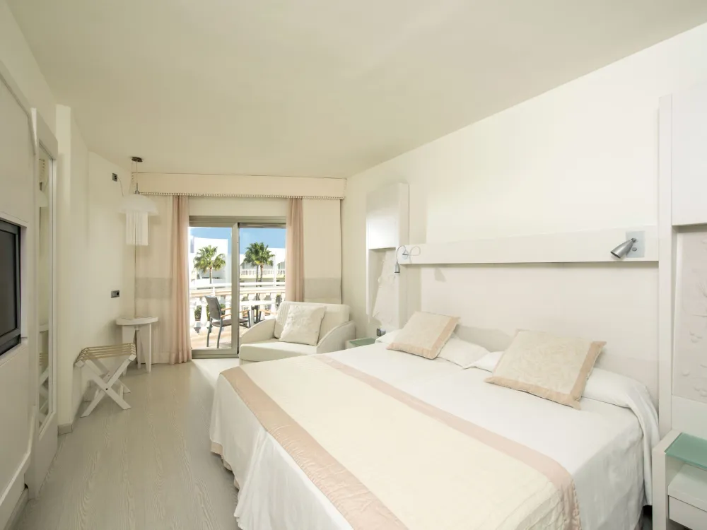 Iberostar Albufera Playa: Direkt strandläge i Alcudia – Halvpension ingår!