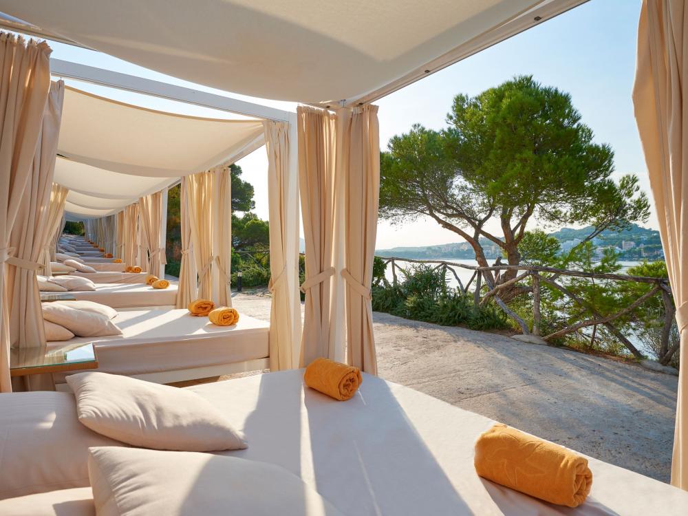 Balisolsängar på Iberostar Suite Hotel Jardin del Sol, Santa Ponsa Mallorca