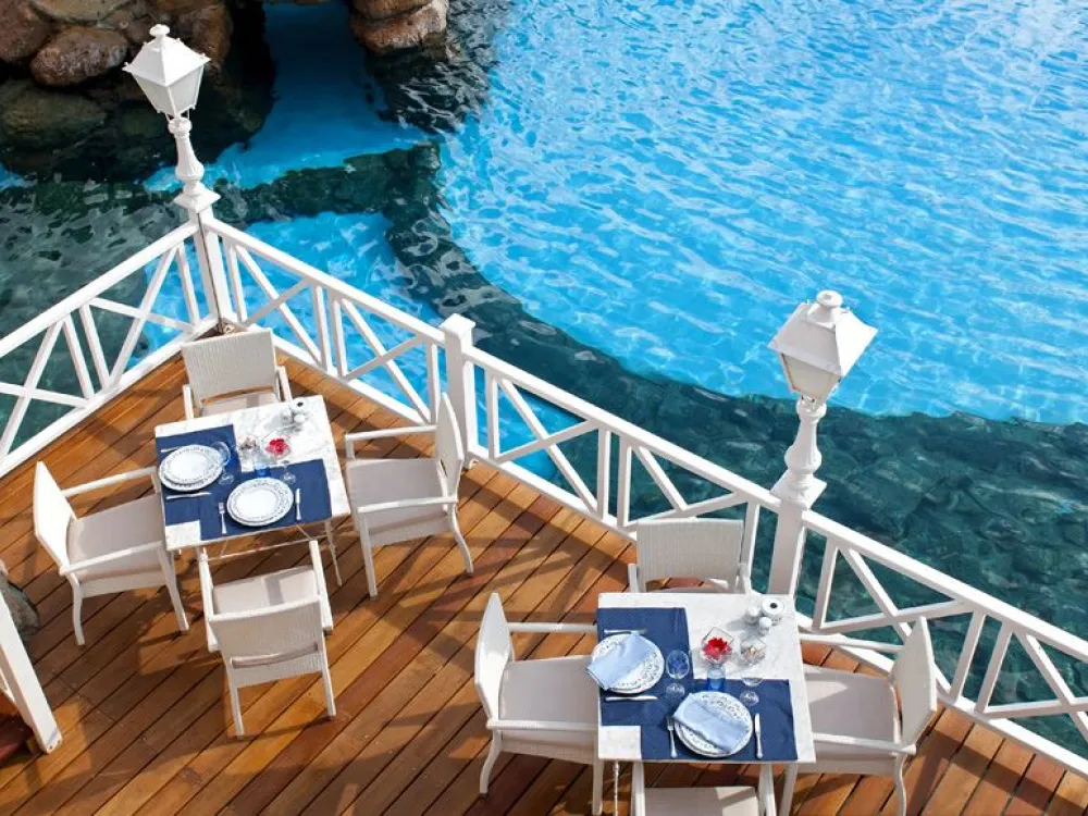 Gran Hotel Bahía del Duque Resort: Flärdfull lyx för livsnjutaren
