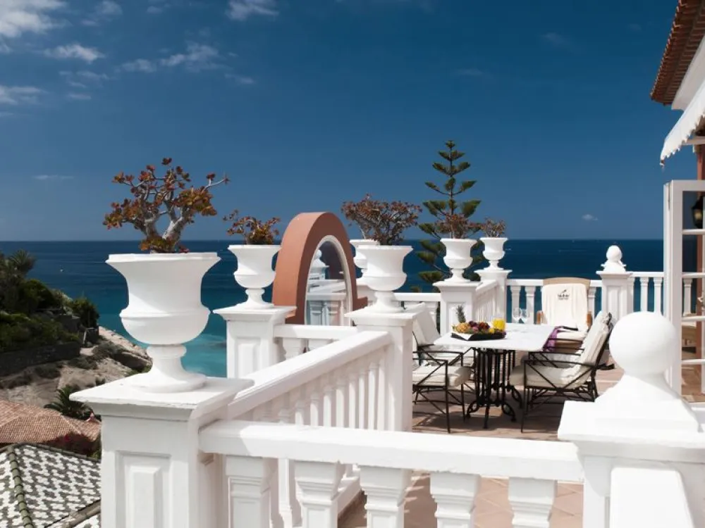 Gran Hotel Bahía del Duque Resort: Flärdfull lyx för livsnjutaren