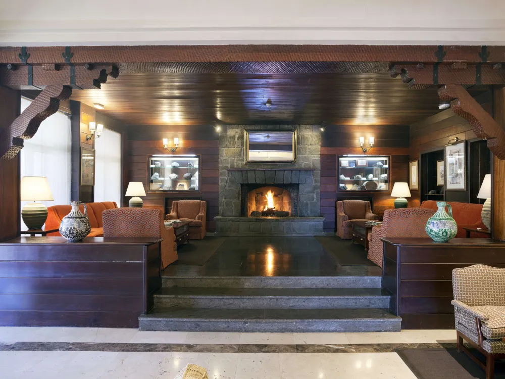 Mys vid brasan, Parador Hotel Canadas de Teide, Teneriffa, Signaturresor